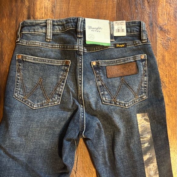 NWT Wrangler Retro High Rise Flare Jeans Size 25/30 - Picture 4 of 6